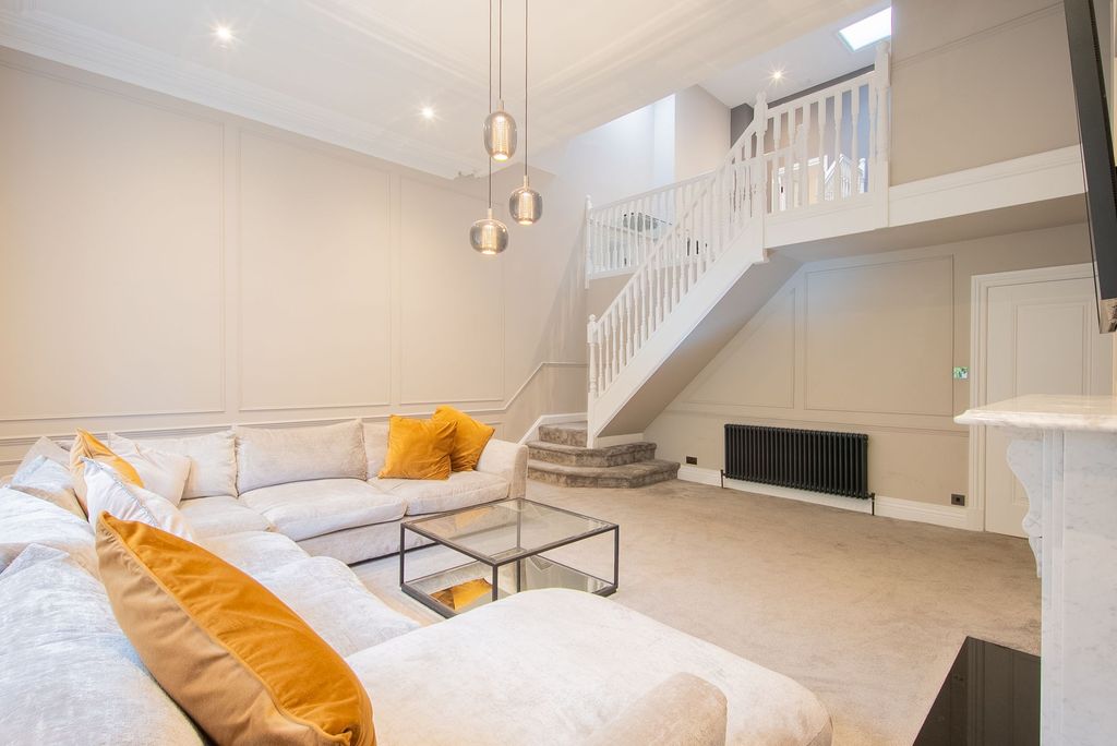 3 bed flat for saleDevisdale Road, Chomlea Mansions Devisdale Road WA14 photo 5