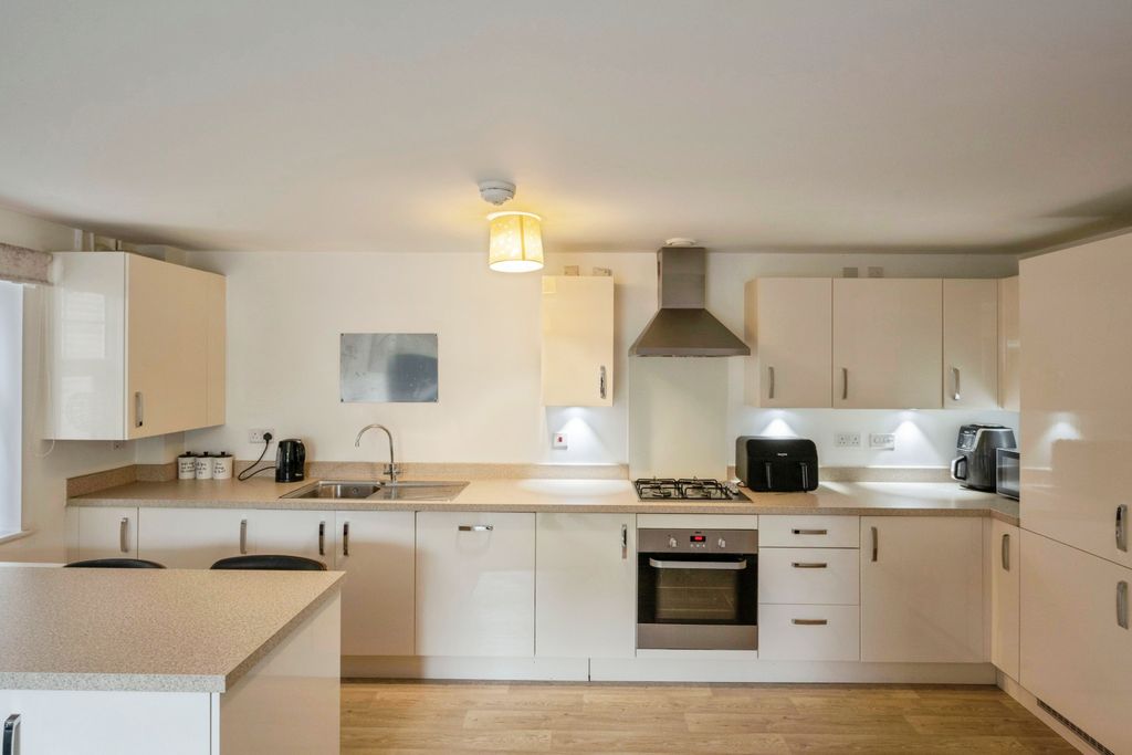 Additional image 4 of 2 bed flat for saleRosso Close, Doncaster DN4