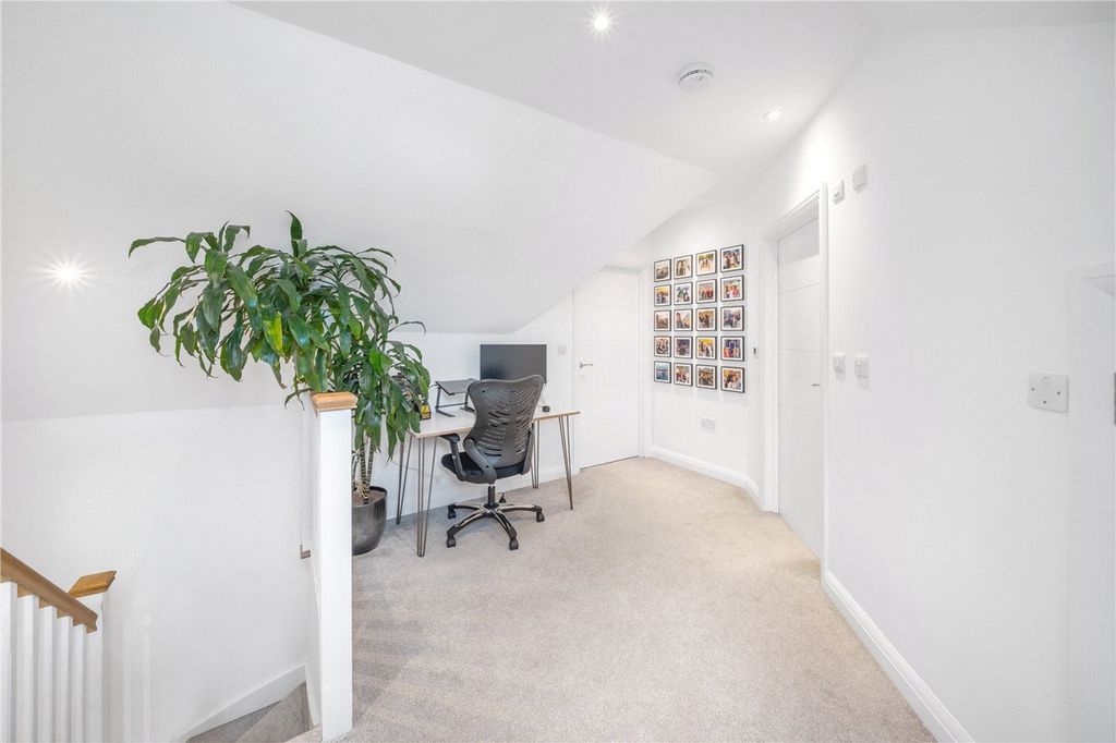 Additional image 8 of 2 bed flat for saleThe Avenue, Beckenham BR3