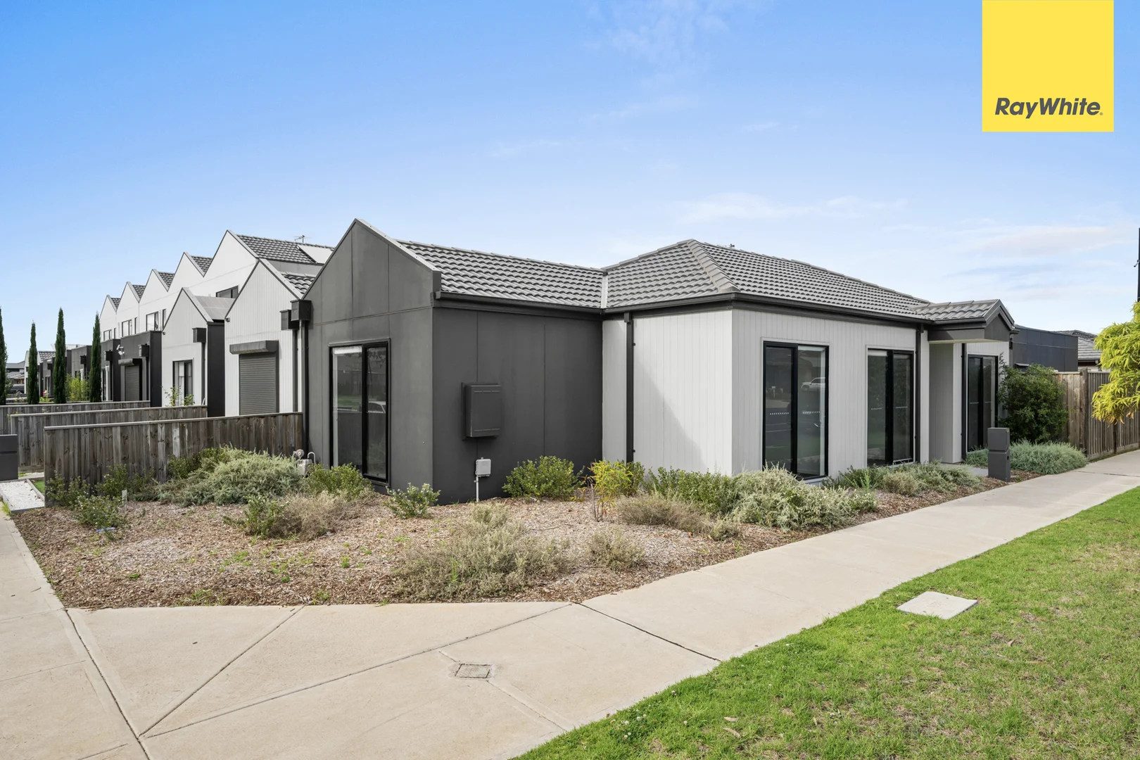 Additional image 2 of 134 Oldbridge Boulevard, Weir Views VIC 3338