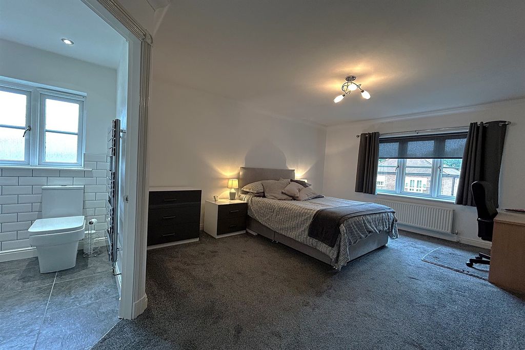 Additional image 7 of 2 bed flat for saleThe Oaks, Horseshoe Lane, Alderley Edge SK9