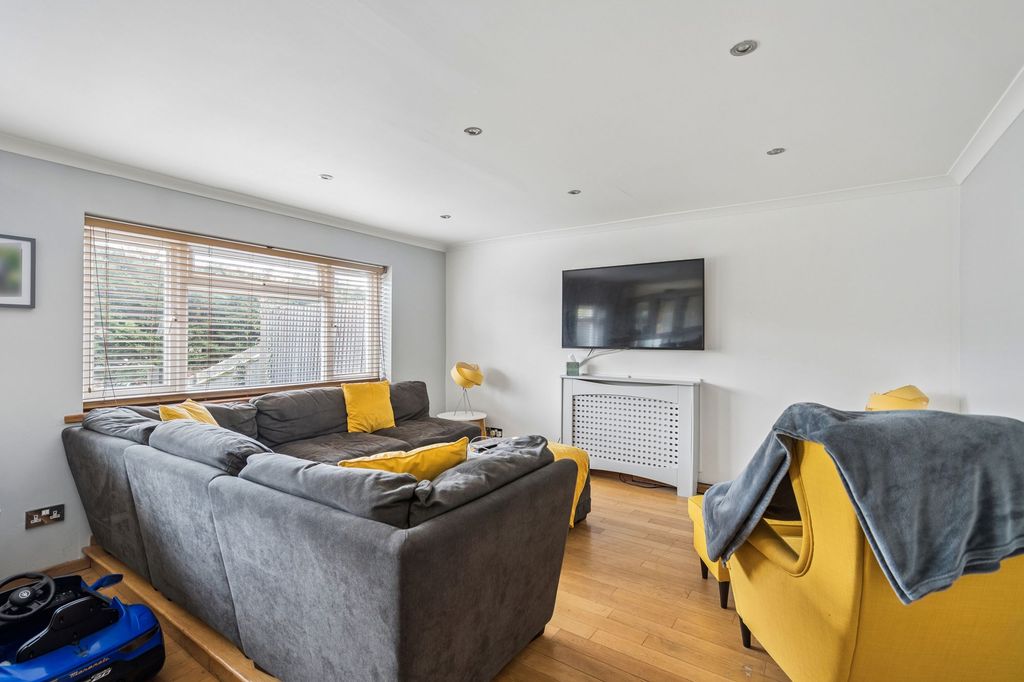 Additional image 14 of 4 bed terraced house for saleOn The Hill, Carpenders Park, Watford WD19