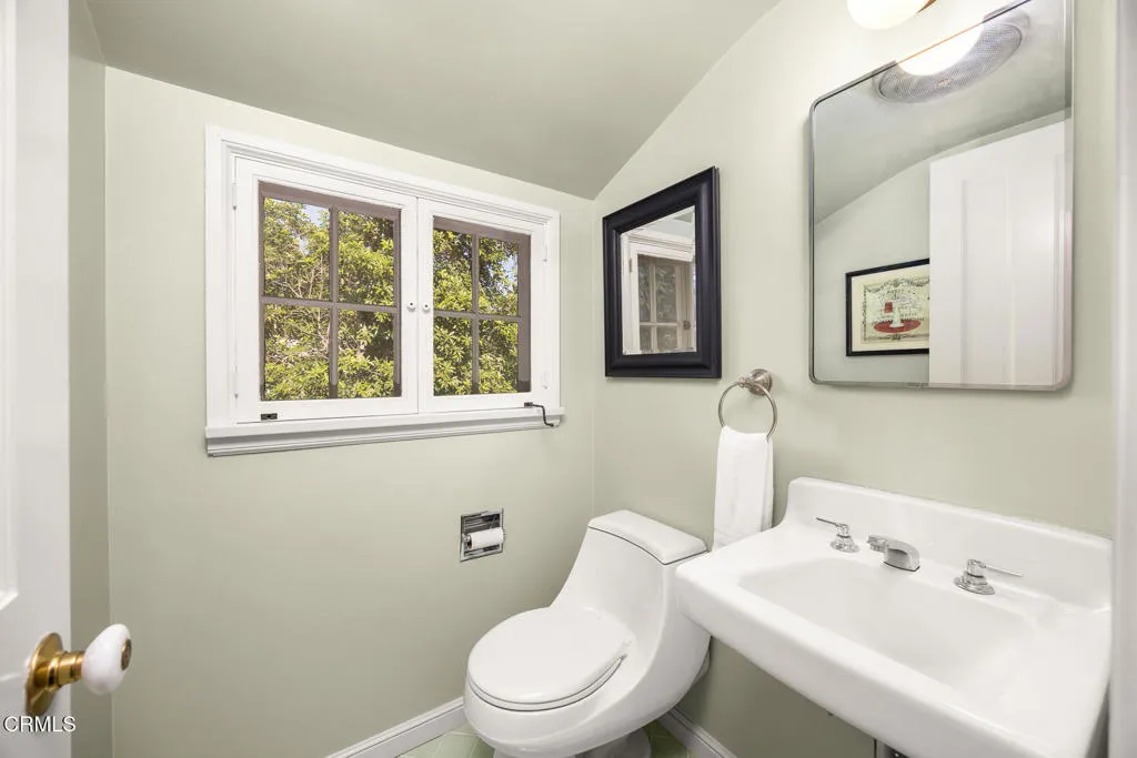 Additional image 32 of 555 Meadow Grove Street, La Canada Flintridge, CA 91011