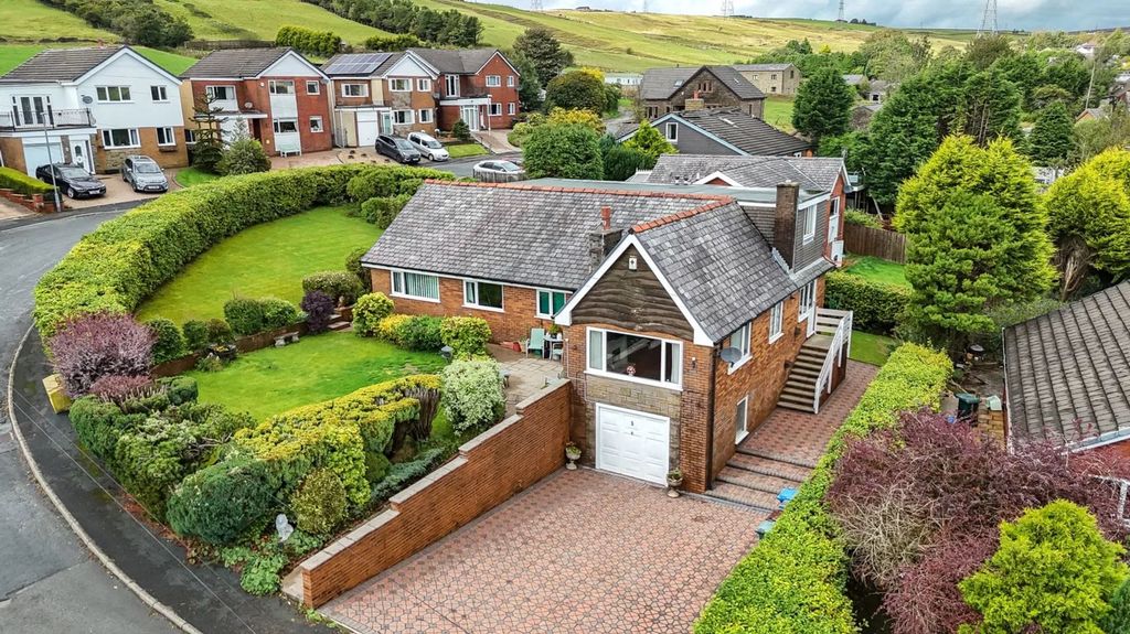 4 bed detached house for saleHillside Crescent, Bacup OL13
