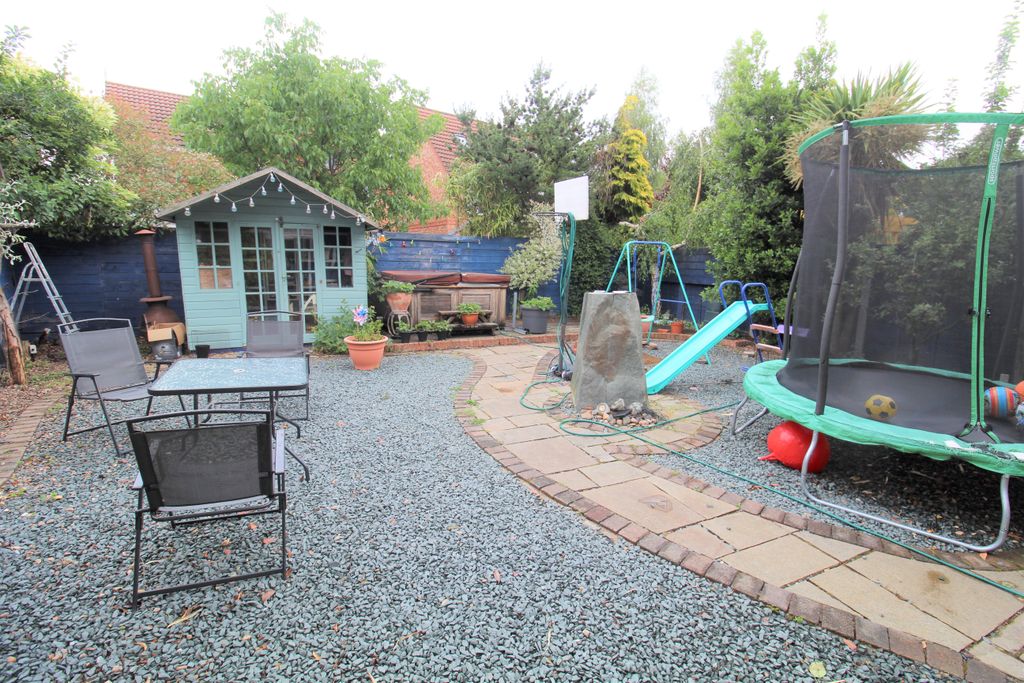 Additional image 2 of 6 bed detached house for saleKentmere Drive, Lakeside, Doncaster DN4