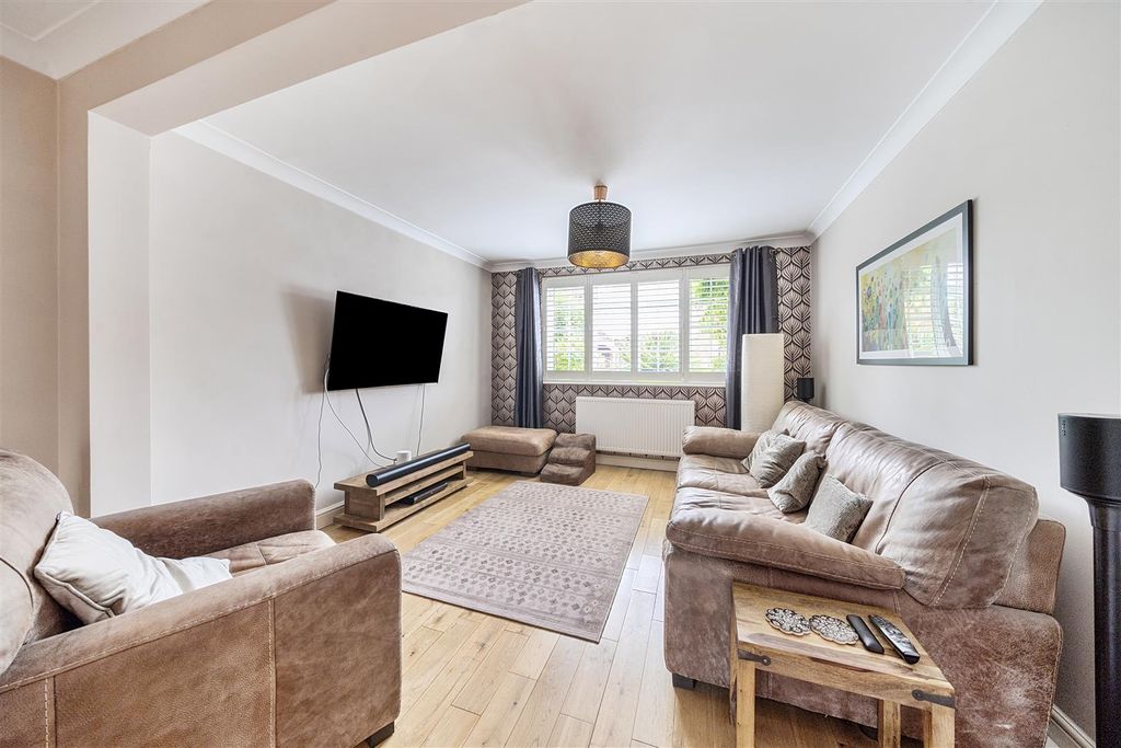 Additional image 4 of 4 bed detached house for saleNorthbrook Road, Aldershot GU11