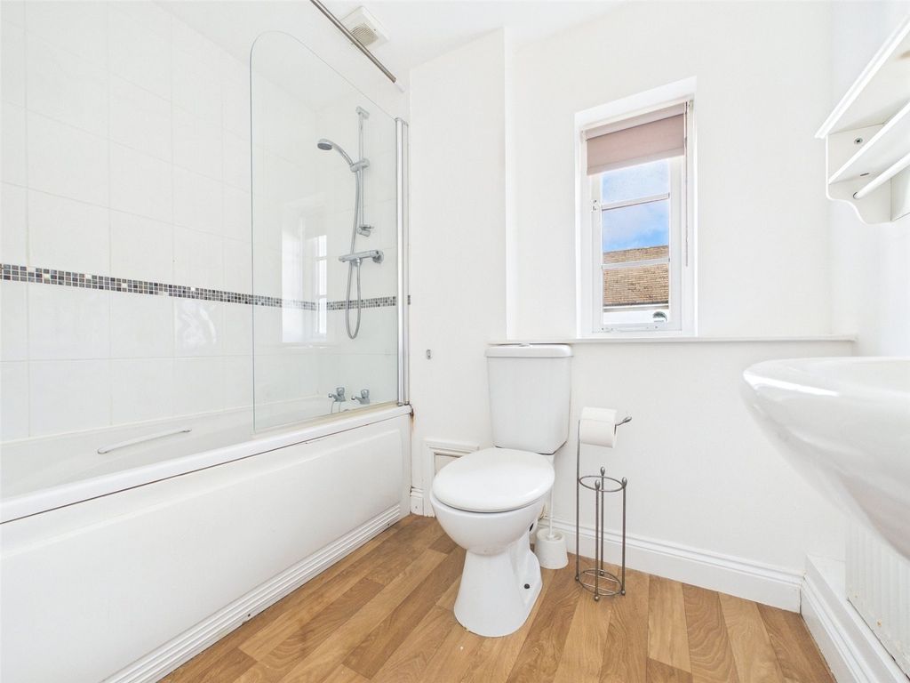 2 bed flat for saleWesley Road, Holsworthy, Devon EX22 photo 5