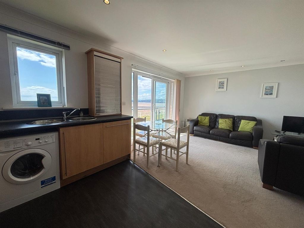 Additional image 6 of 2 bed flat for salePentre Doc Y Gogledd, Llanelli SA15