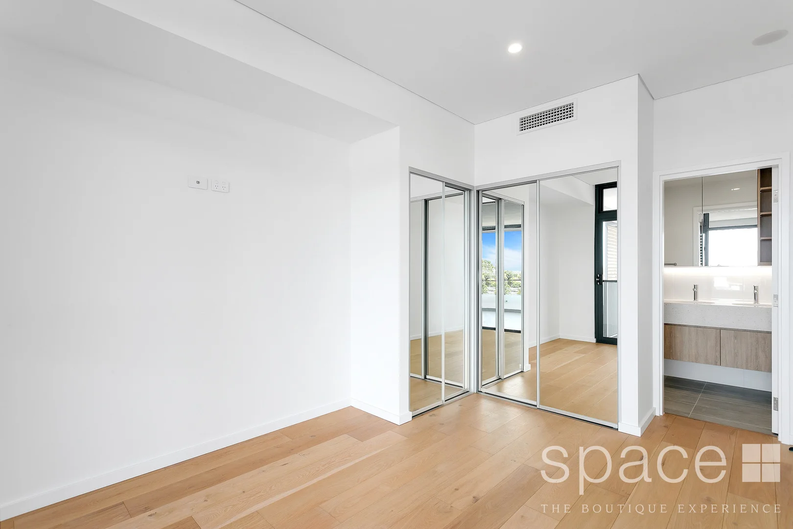 Additional image 10 of 302/22 Kearns Crescent, Ardross WA 6153