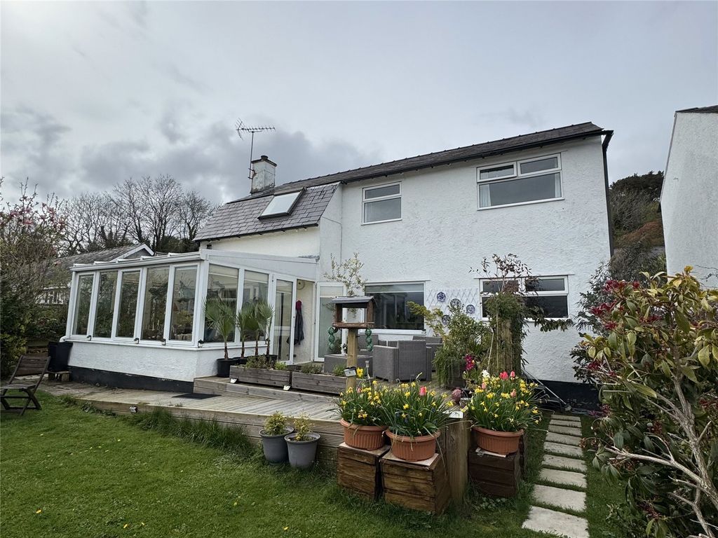5 bed detached house for saleCoed Y Castell, Bangor, Gwynedd LL57