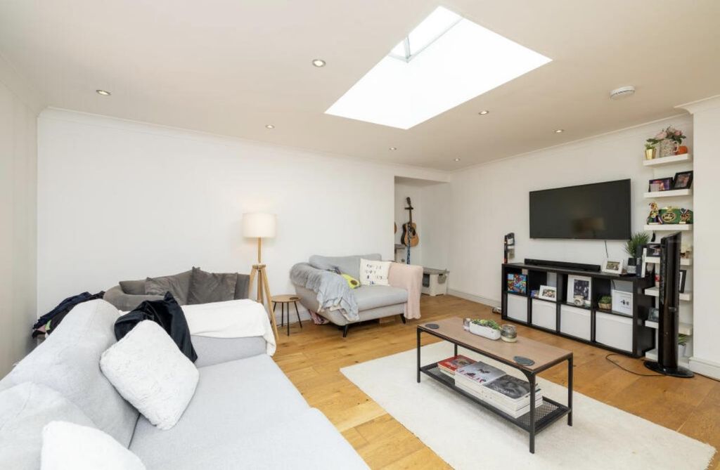 Additional image 2 of 1 bed flat for saleFlat 6, 26 Horse Fair, Banbury OX16