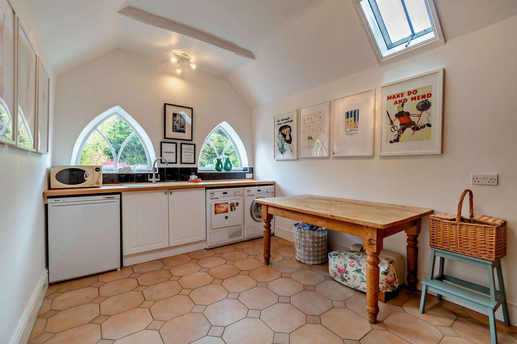 Additional image 13 of 5 bed property for saleOxford Road, Banbury OX16