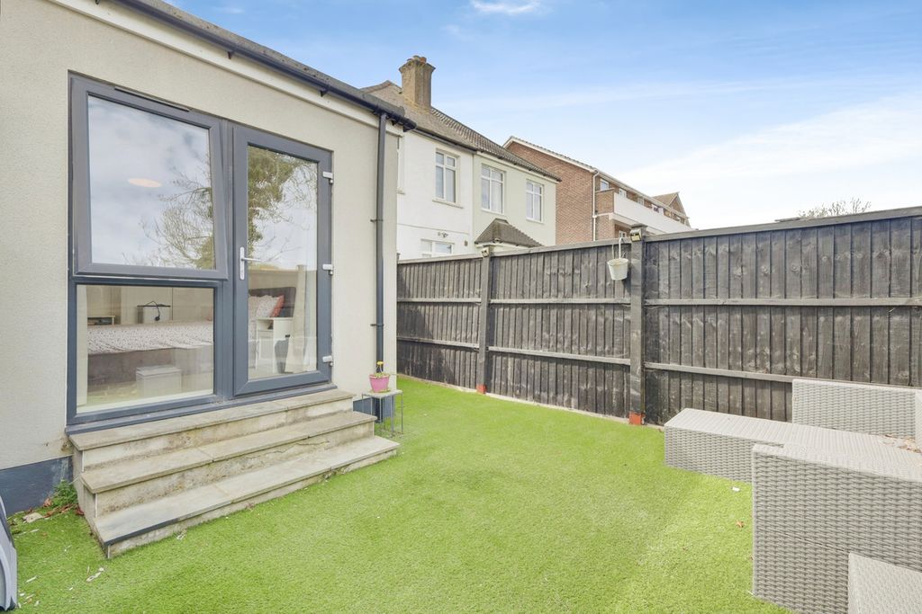 Additional image 17 of 3 bed flat for saleLondon Road, Benfleet SS7