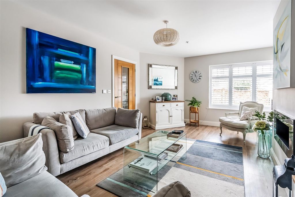 Additional image 3 of 3 bed detached bungalow for saleRoebuck Close, Ashtead KT21