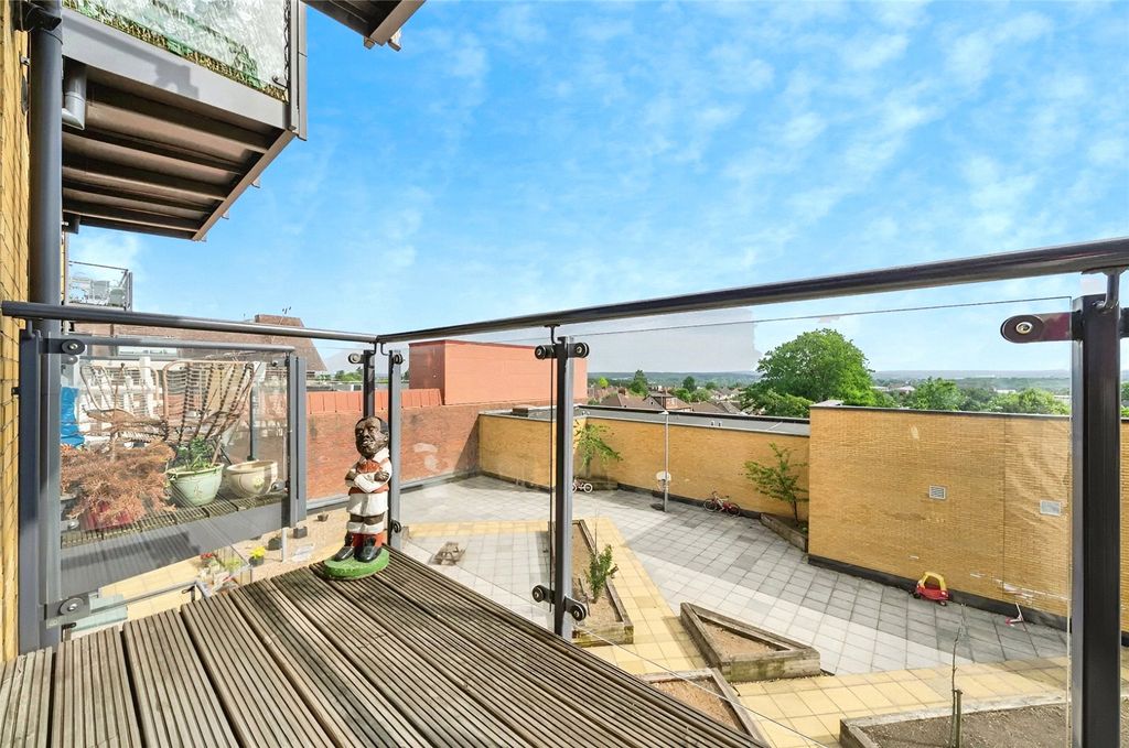 Additional image 4 of 2 bed flat for saleRoyal Oak Road, Bexleyheath DA6