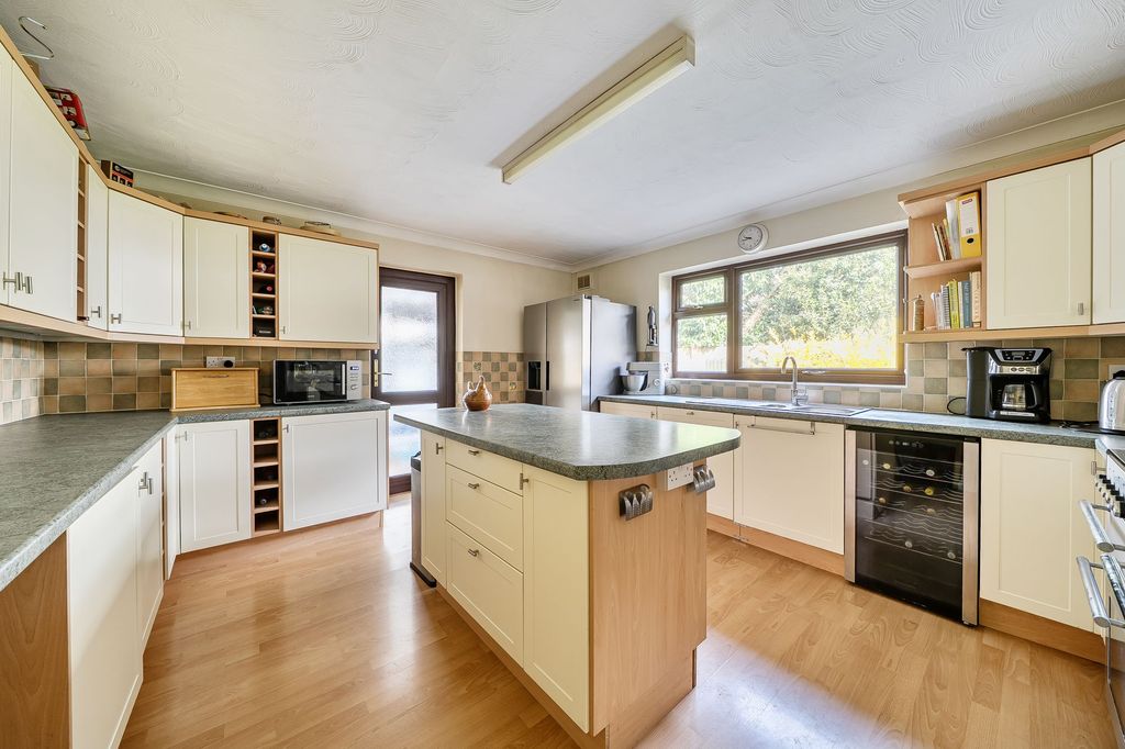 Additional image 3 of 5 bed detached house for saleHavant Road, Emsworth PO10