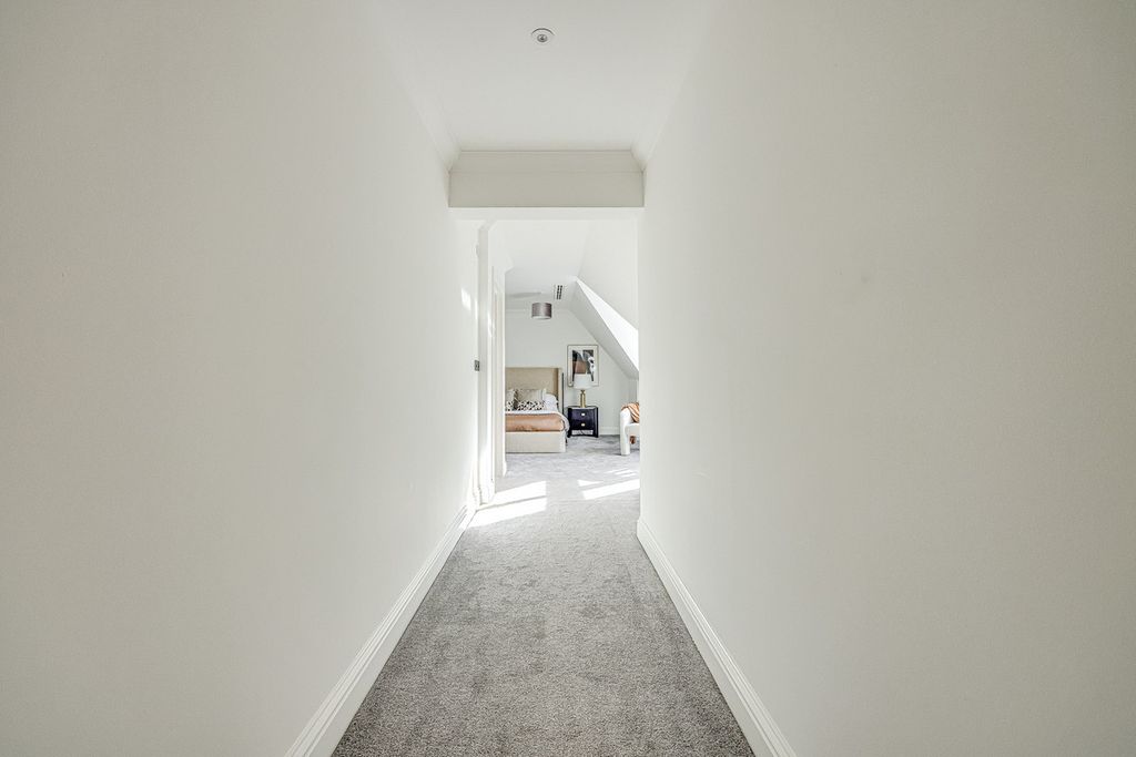 Additional image 24 of 6 bed detached house for saleNashlea Farm, Poors Lane North, Benfleet SS7