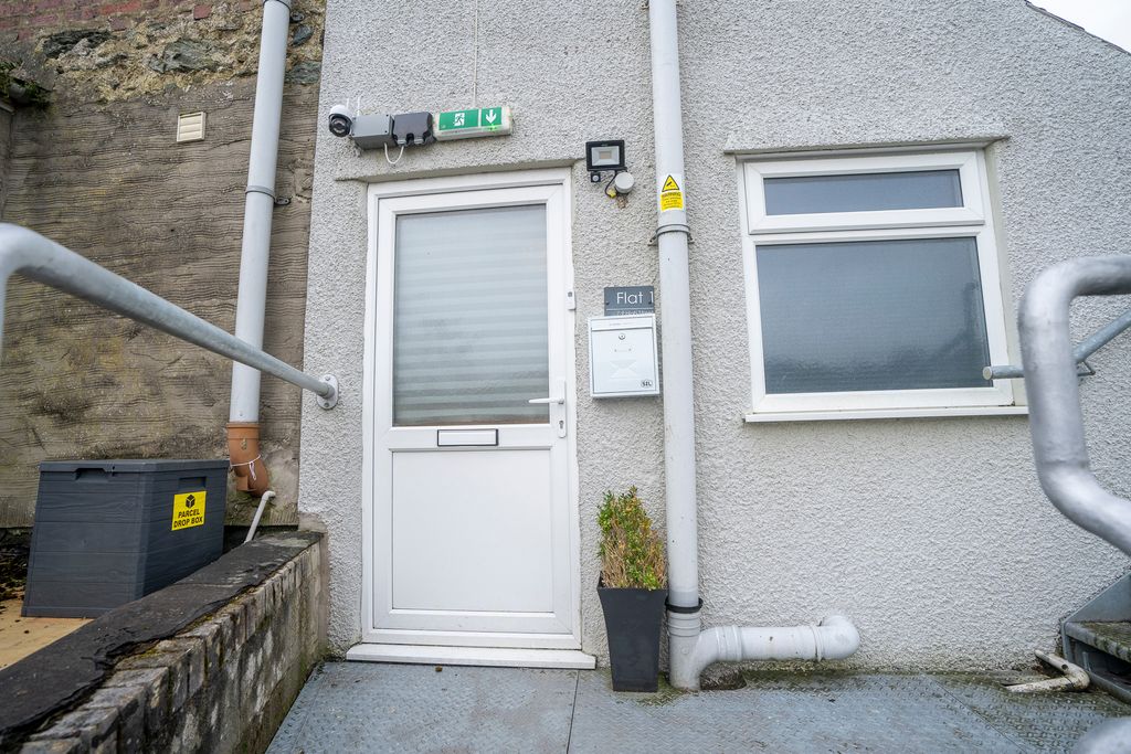 Additional image 14 of 3 bed flat for saleHigh Street, Llangefni LL77