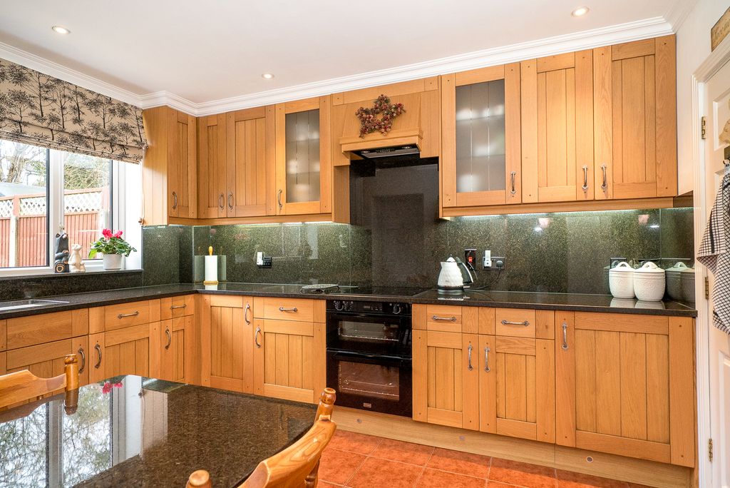 Additional image 6 of 4 bed detached house for saleWest Road, Berkhamsted HP4