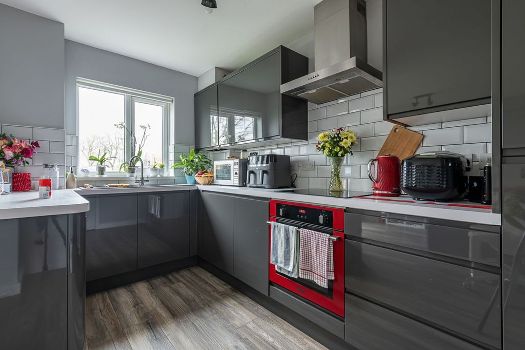 Additional image 2 of 2 bed flat for saleKingston Street, Hull HU1