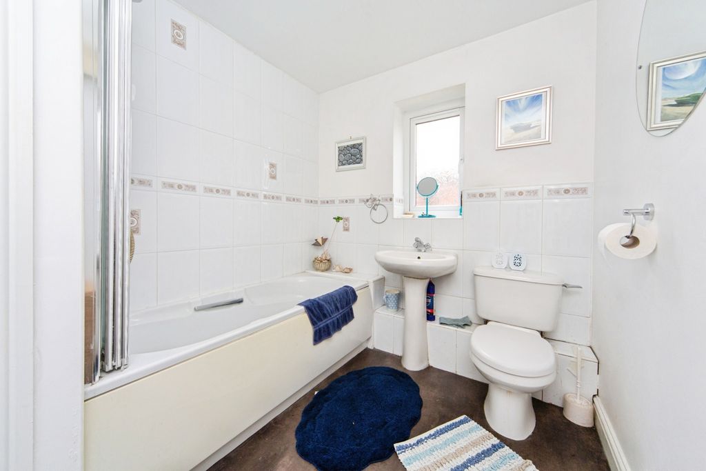 Additional image 8 of 3 bed flat for salePriory Wharf, Birkenhead CH41