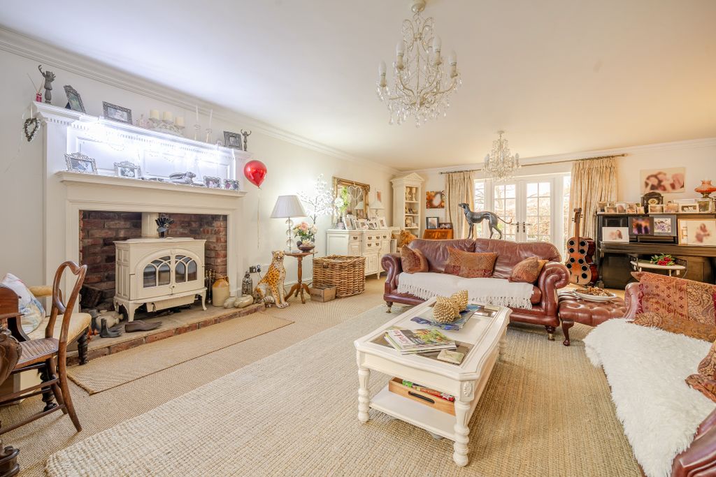 4 bed detached house for saleStone, Berkeley GL13 photo 2