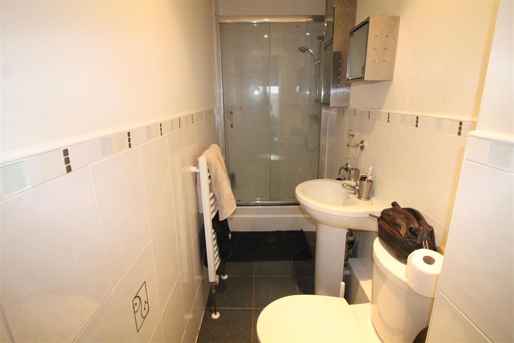 Additional image 7 of 3 bed flat for saleWillow Grove, Dodworth, Barnsley S75
