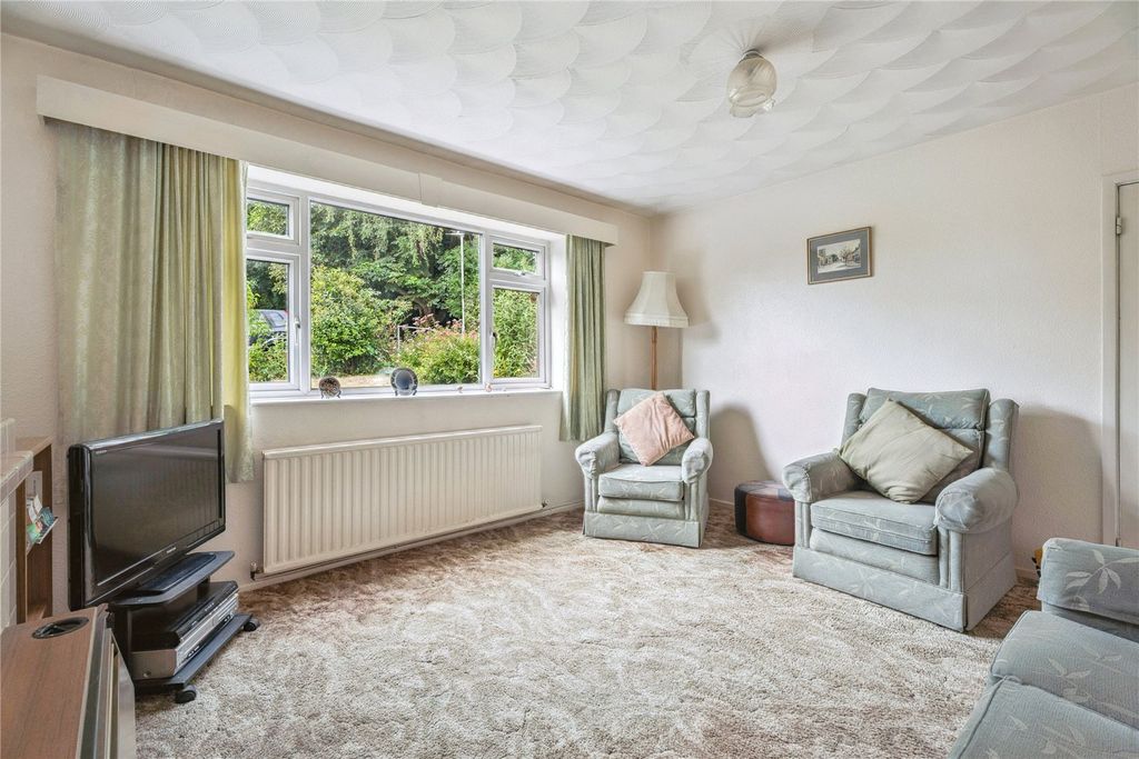 Additional image 4 of 4 bed semi-detached house for saleDellfield Close, Berkhamsted, Hertfordshire HP4