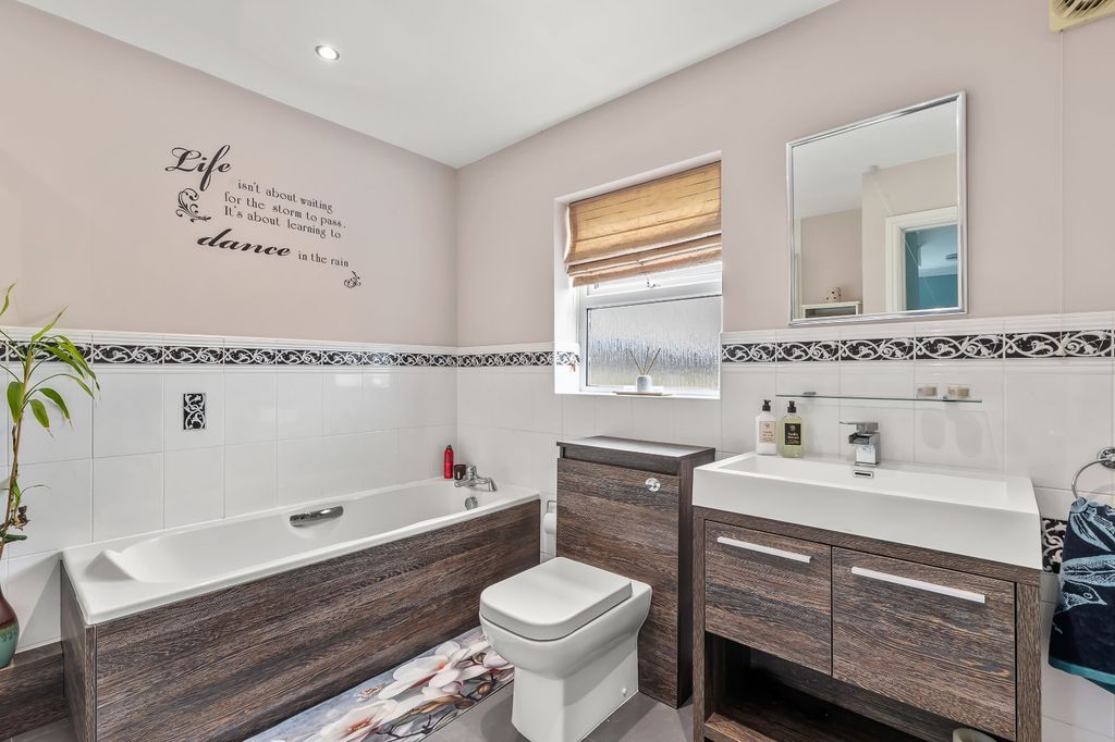 Additional image 5 of 6 bed detached house for saleAgincourt Drive, Bingley, West Yorkshire BD16
