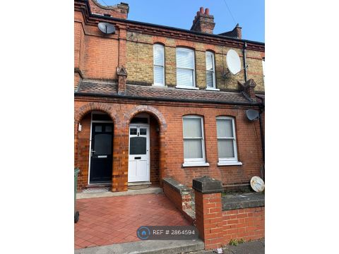 Gladstone Avenue, London N22