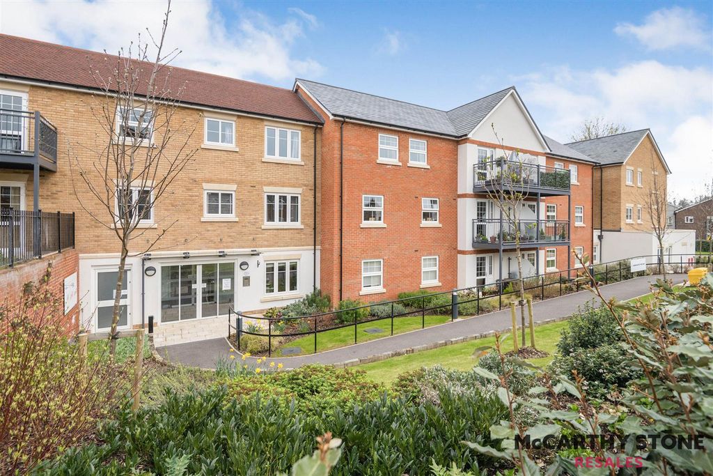 Additional image 28 of 2 bed flat for saleQueen Elizabeth Place, Orchard Lane, Alton GU34
