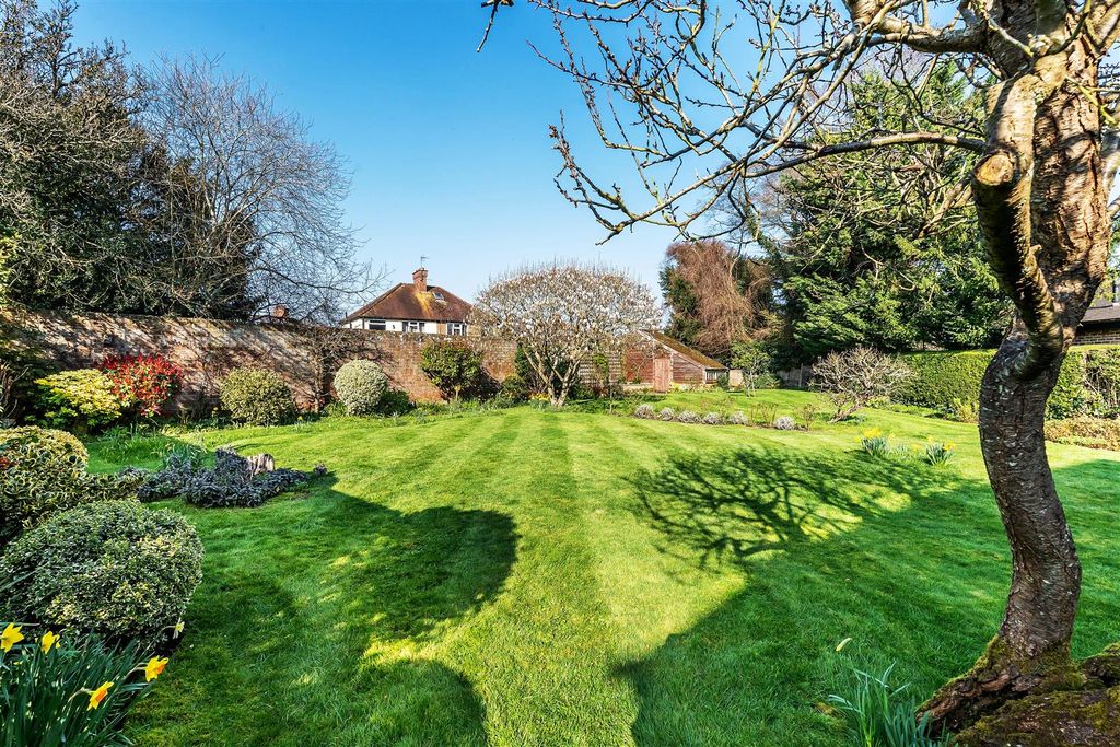 Additional image 2 of 4 bed detached house for saleRectory Close, Ashtead KT21