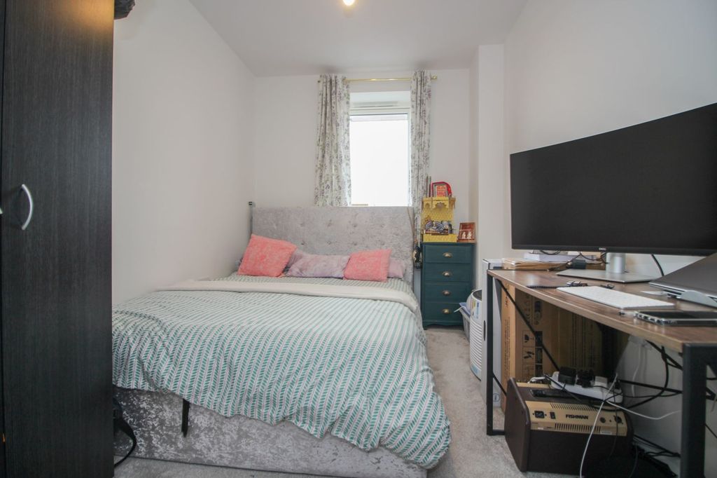 Additional image 9 of 2 bed flat for saleOxhey Drive, South Oxhey, Watford WD19