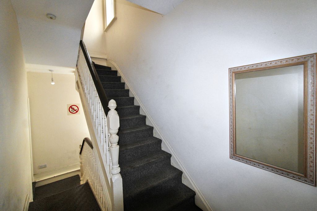 Additional image 14 of 6 bed property for saleUnion Street, Aldershot, Hampshire GU11