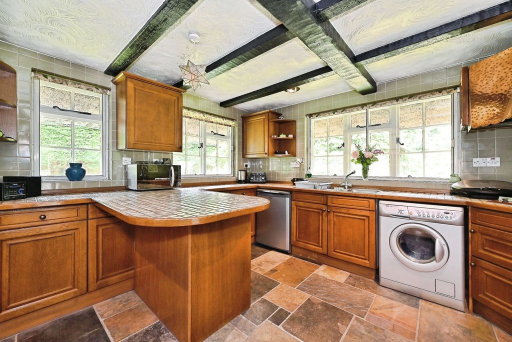 Additional image 10 of 4 bed cottage for sale36A Elm Road, Reading RG6