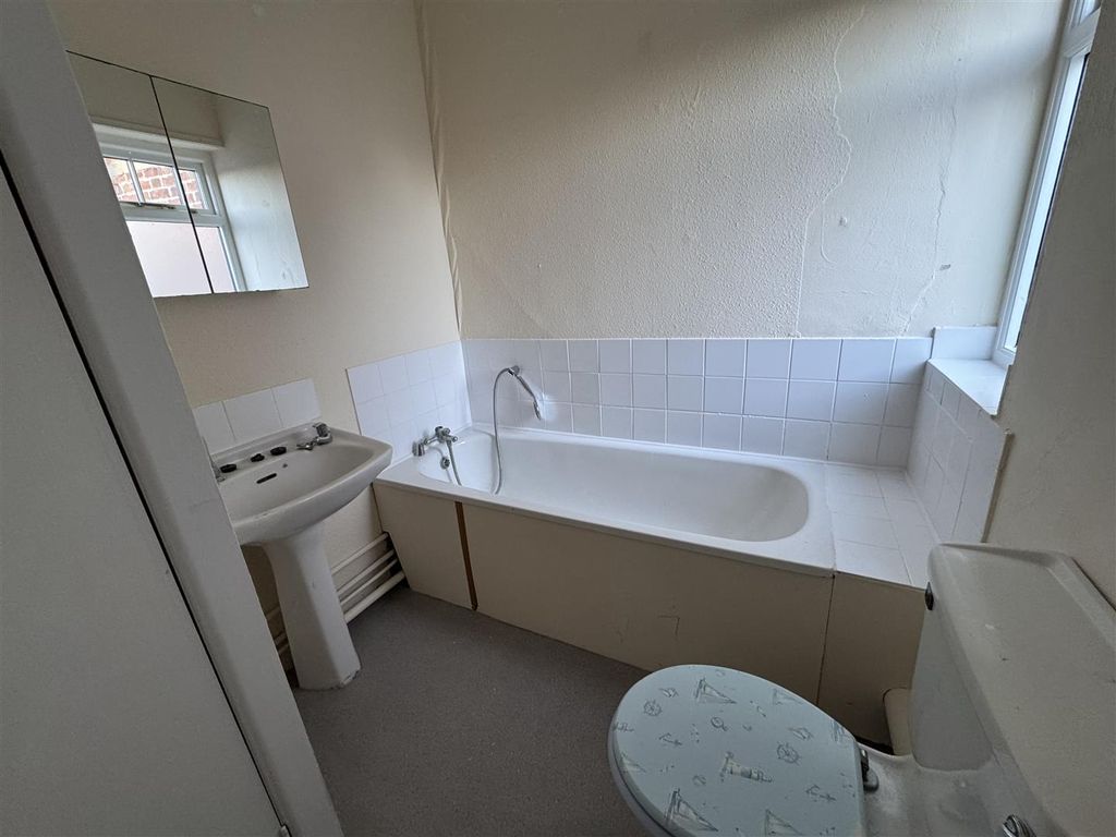 Additional image 5 of 1 bed flat for saleChancery Lane, Bridport DT6