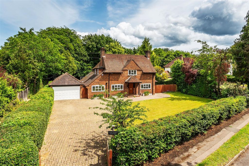 Additional image 40 of 4 bed detached house for saleCrampshaw Lane, Ashtead KT21