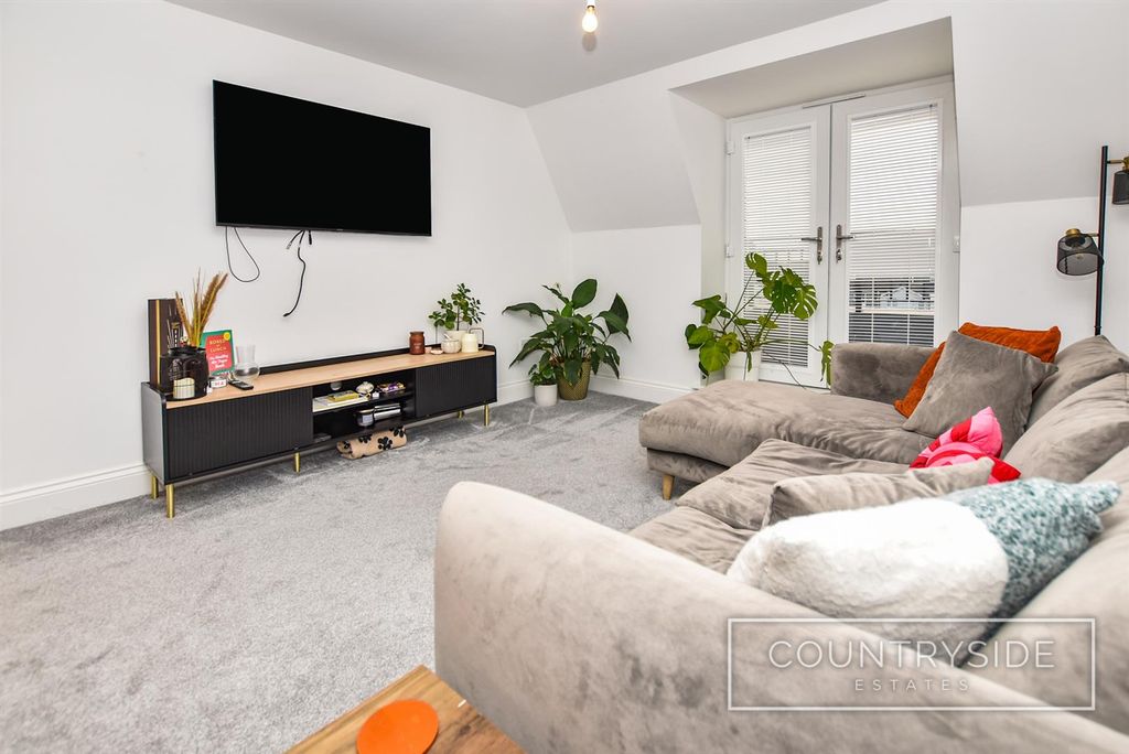 Additional image 8 of 2 bed flat for saleHalle Mews, Benfleet SS7
