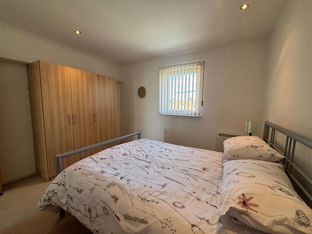 Additional image 12 of 2 bed flat for salePentre Doc Y Gogledd, Llanelli SA15