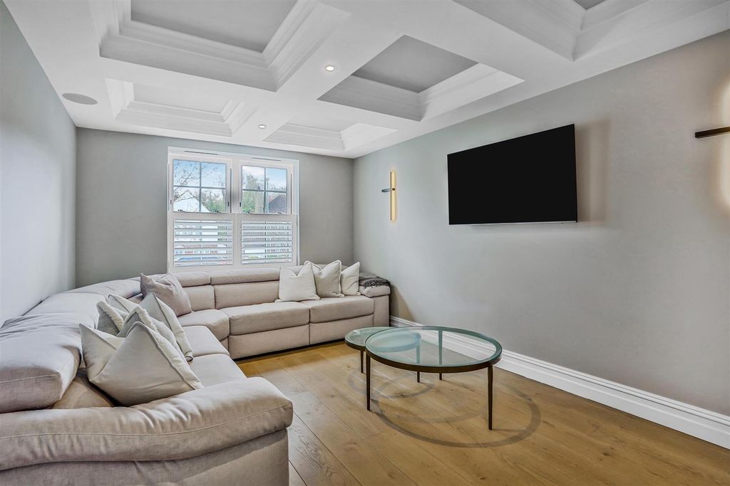Additional image 21 of 5 bed detached house for saleGreen Curve, Banstead SM7