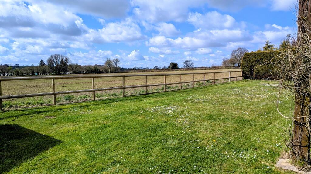 Camp Road, West Coker, Yeovil photo 5