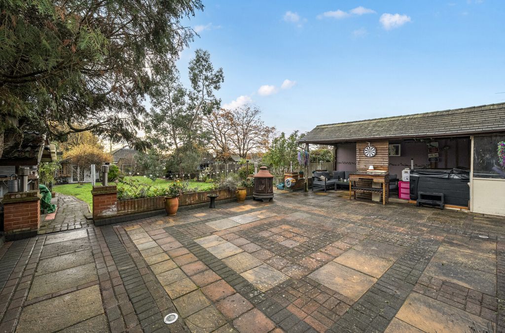 Additional image 18 of 4 bed detached house for saleBridge Road, Aldershot, Hampshire GU11