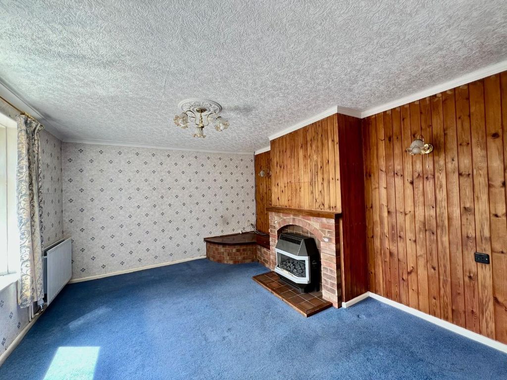 2 bed detached bungalow for saleWanswell, Berkeley GL13 photo 4