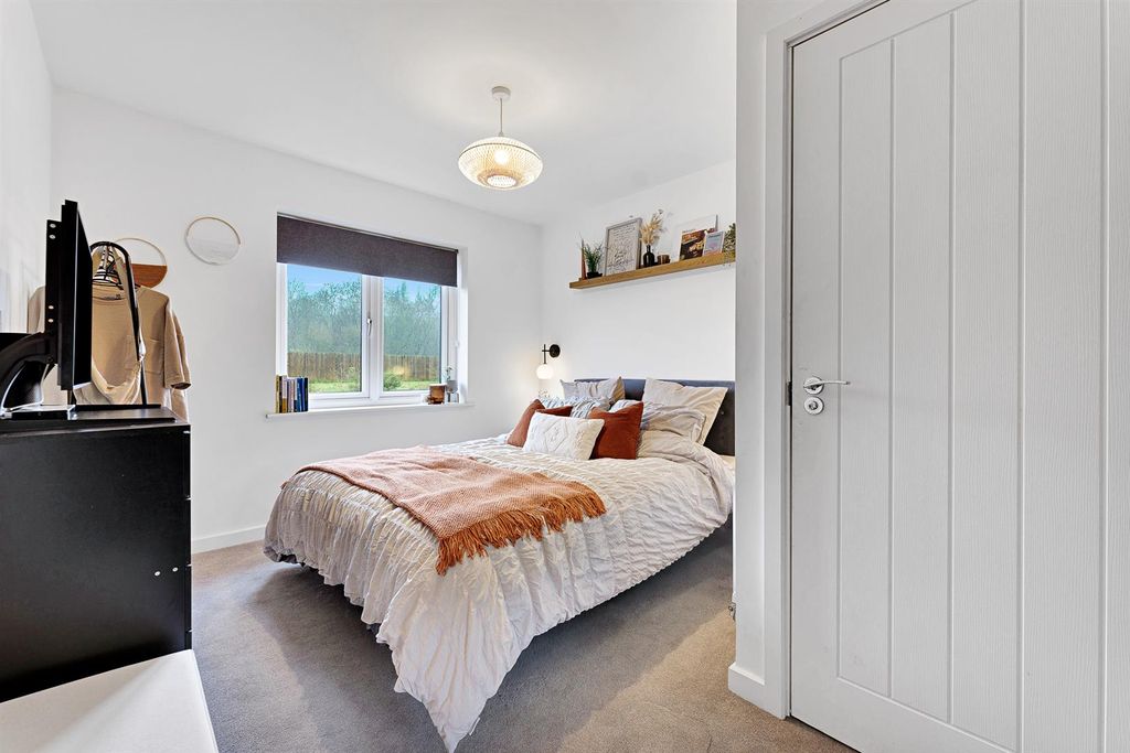 Additional image 15 of 3 bed semi-detached house for saleWoodyard Avenue, Chesterfield S41