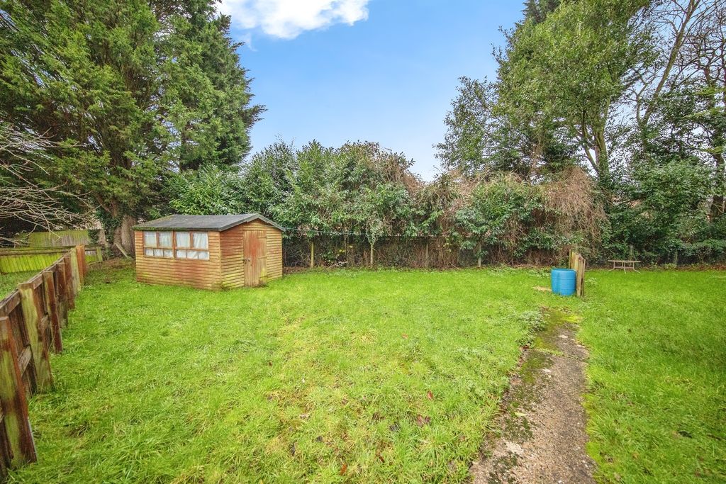 Additional image 3 of 2 bed flat for saleChurchman Close, Melton, Woodbridge IP12