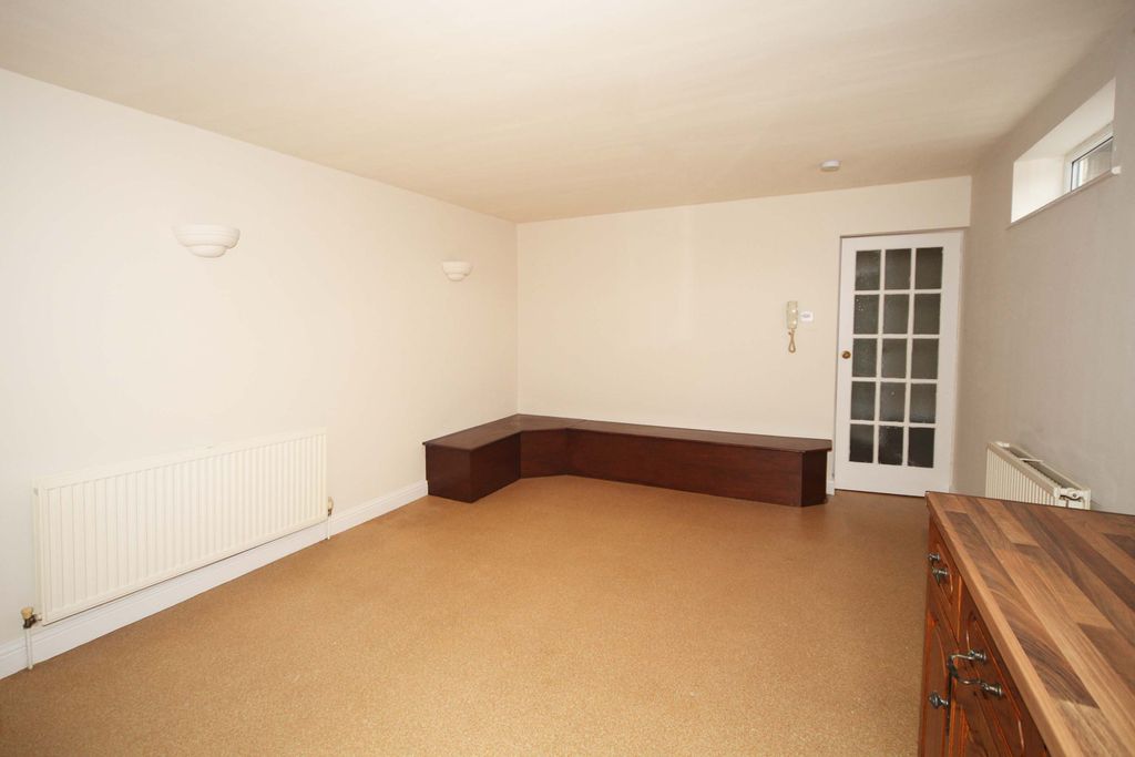 Additional image 3 of 2 bed flat for saleDale Road North, Darley Dale, Matlock DE4