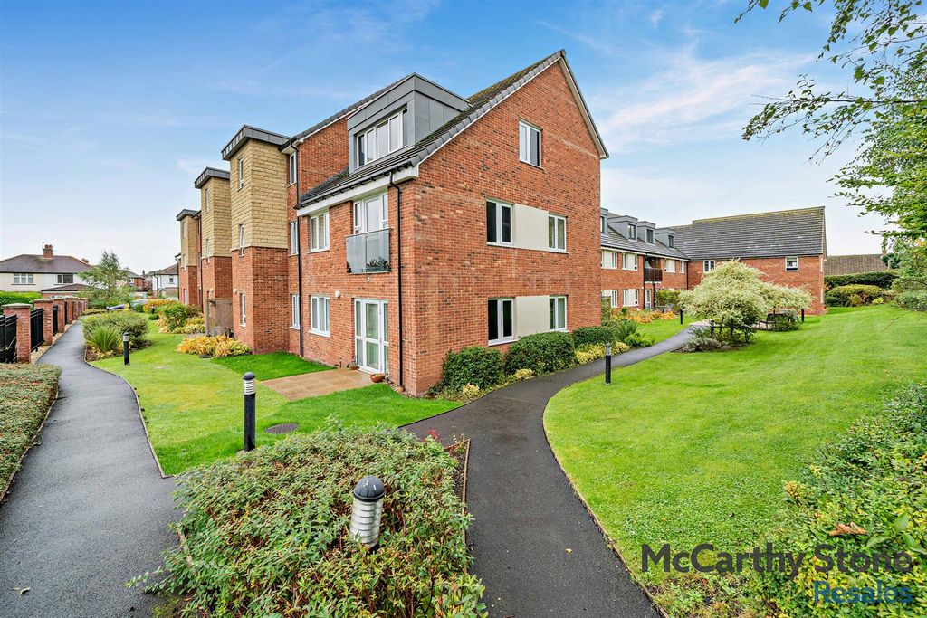 2 bed flat for saleWaverley Gardens, Carlisle CA3