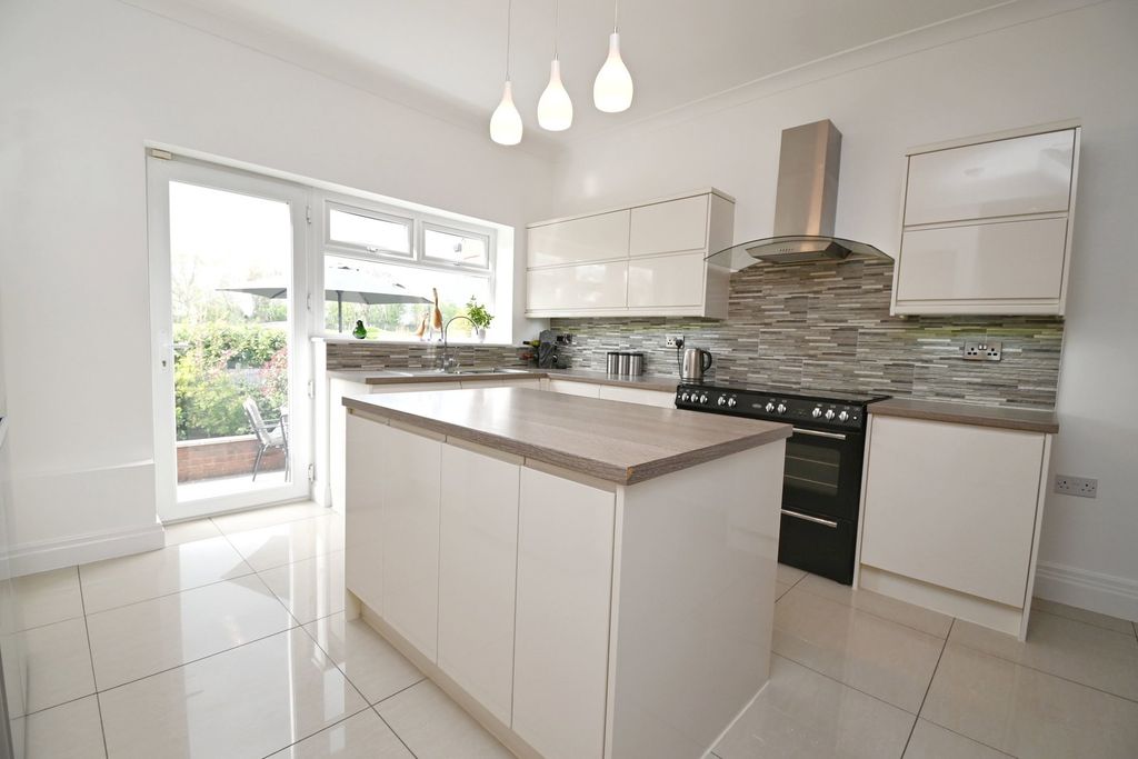 Additional image 3 of 5 bed detached house for saleSummer Lane, Royston, Barnsley S71