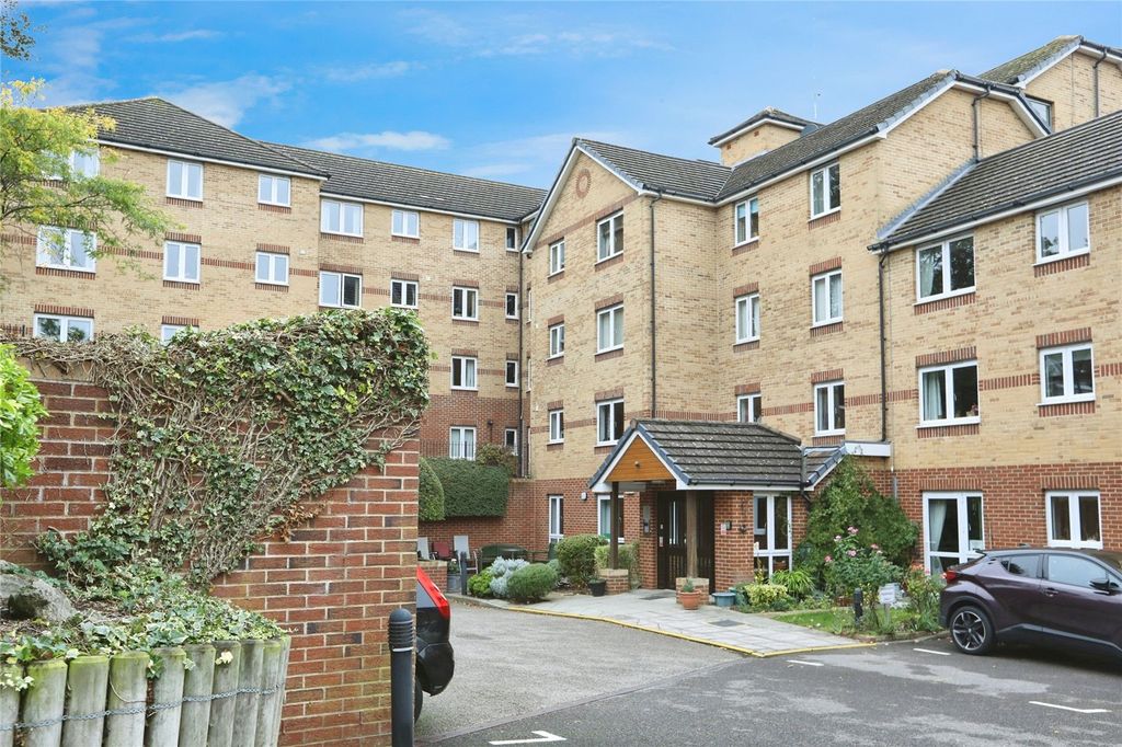 Additional image 10 of 1 bed flat for saleWoodlands Court (Chatham), Chatham ME5
