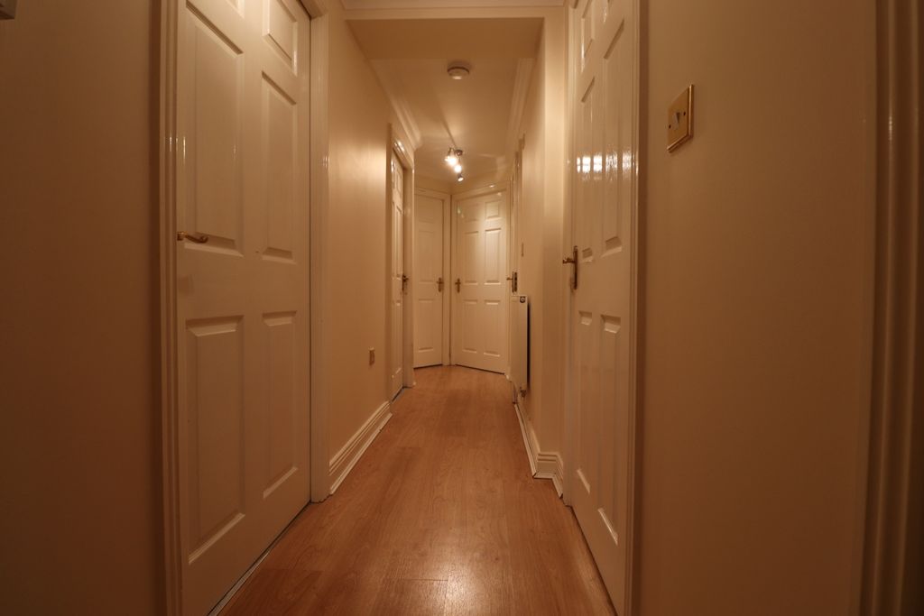 2 bed flat for saleShepherds Spring Lane, Andover SP10 photo 4